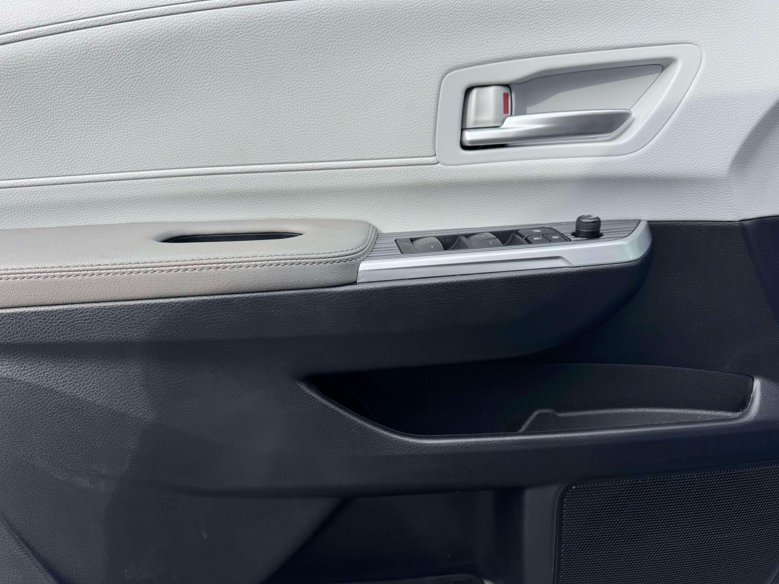 2025 Toyota Sienna XLE AWD 7-Passenger (Natl)