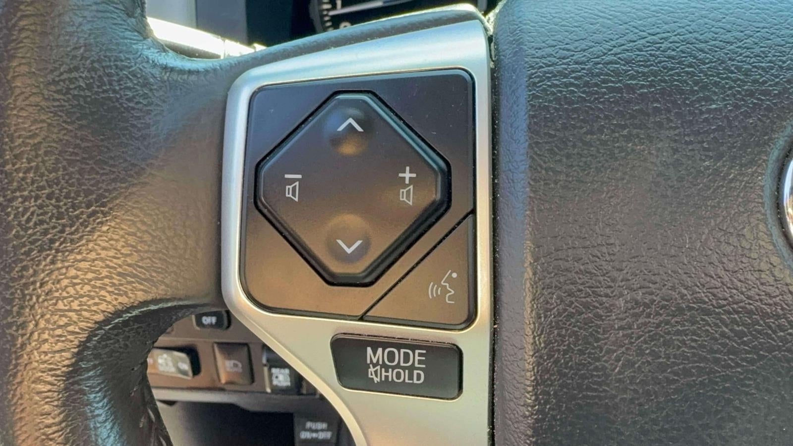 2020 Toyota Tundra 4WD Limited Double Cab 6.5' Bed 5.7L (Natl)