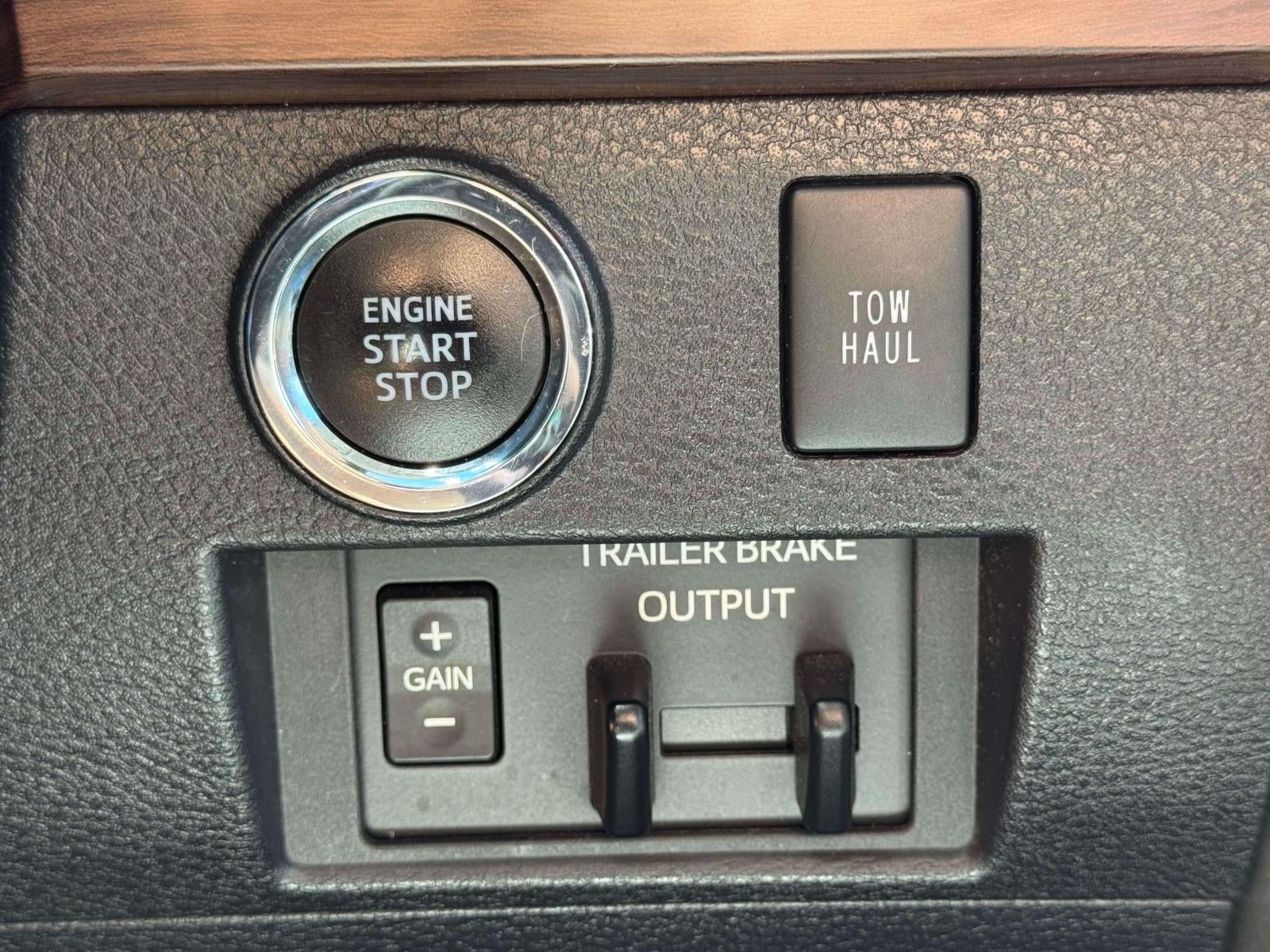 2020 Toyota Tundra 4WD Limited Double Cab 6.5' Bed 5.7L (Natl)