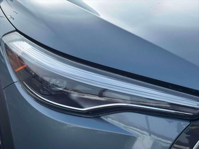 2024 Toyota Corolla Cross XLE 4WD (Natl)