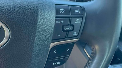 2023 Toyota Crown XLE AWD (Natl)