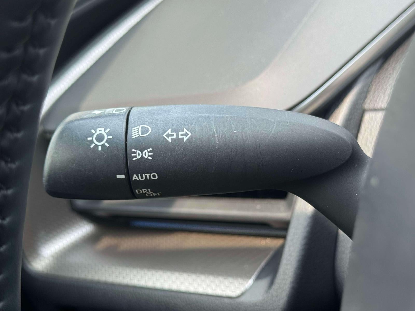 2024 Toyota Prius XLE AWD (Natl)