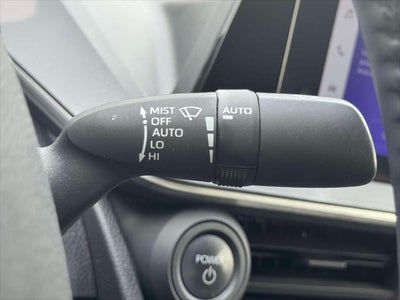 2024 Toyota Prius XLE AWD (Natl)
