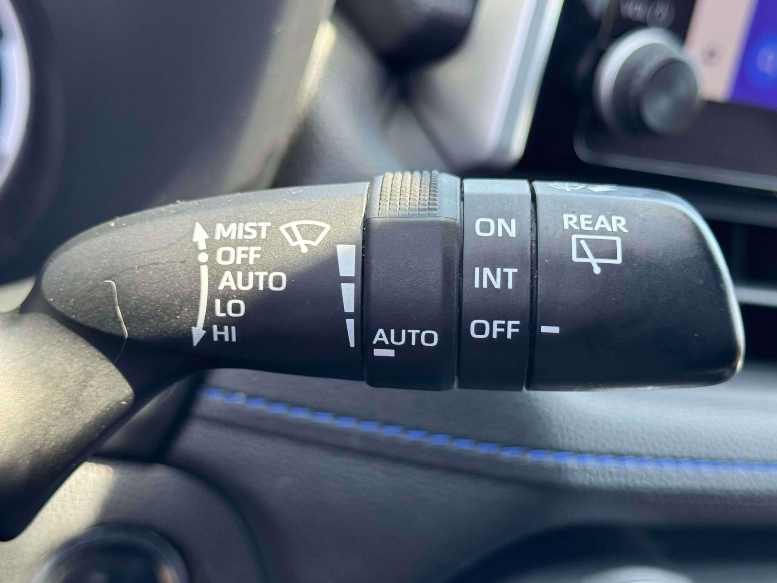 2023 Toyota RAV4 Hybrid SE AWD (Natl)