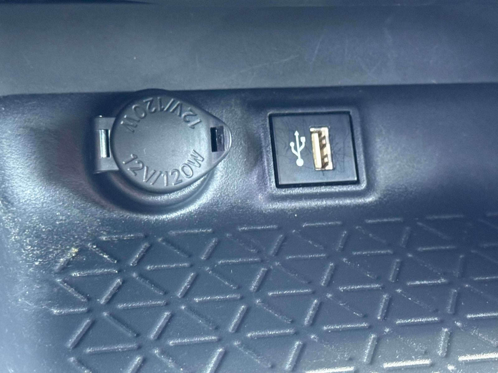2023 Toyota RAV4 Hybrid SE AWD (Natl)