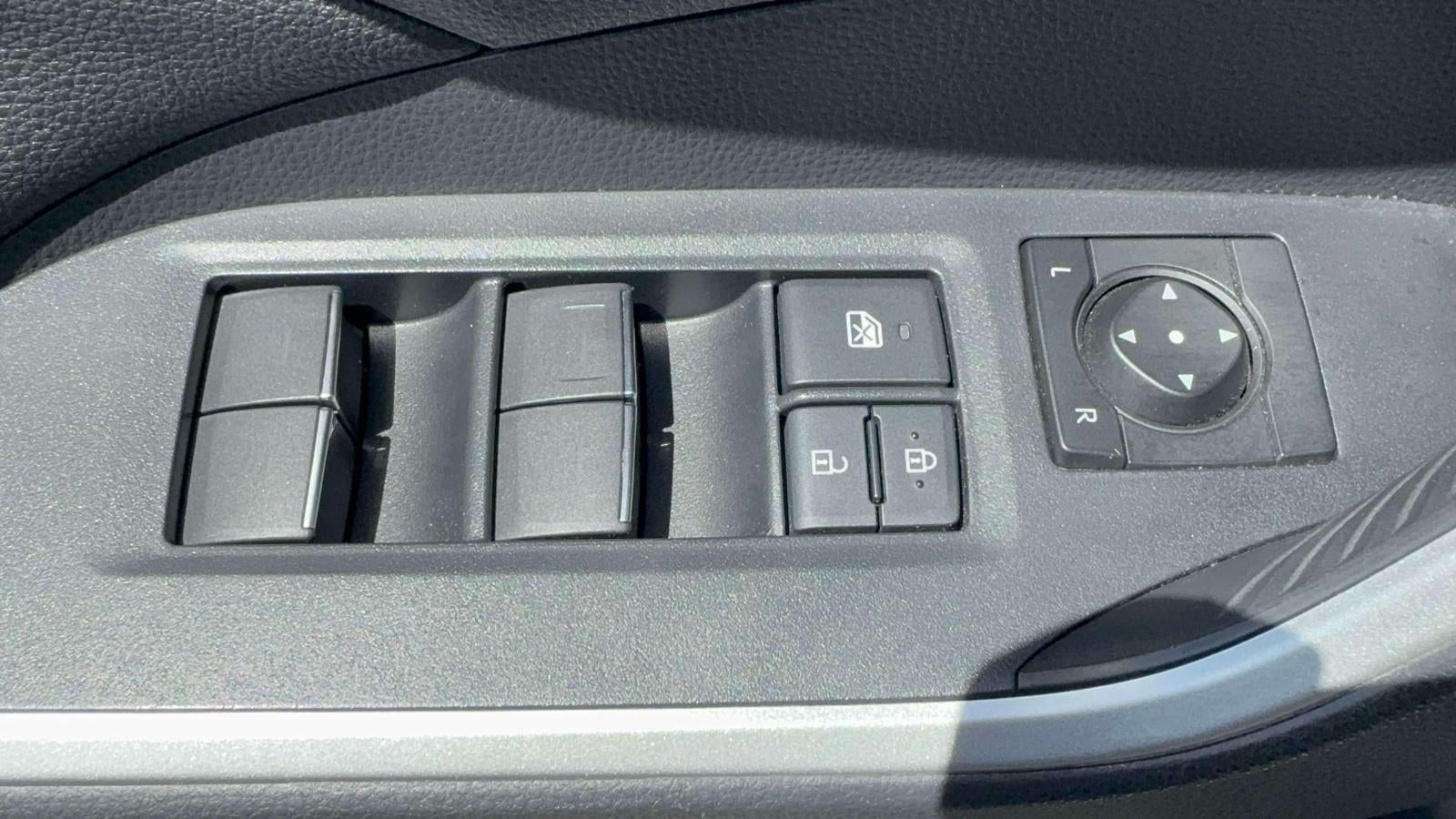 2024 Toyota RAV4 Hybrid SE AWD (Natl)
