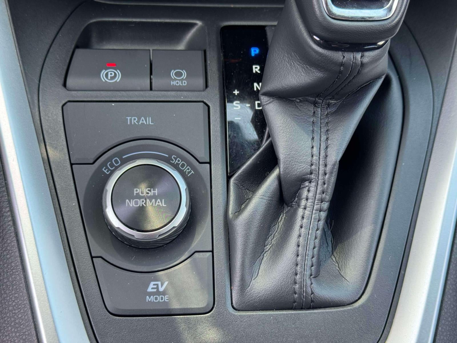 2024 Toyota RAV4 Hybrid SE AWD (Natl)