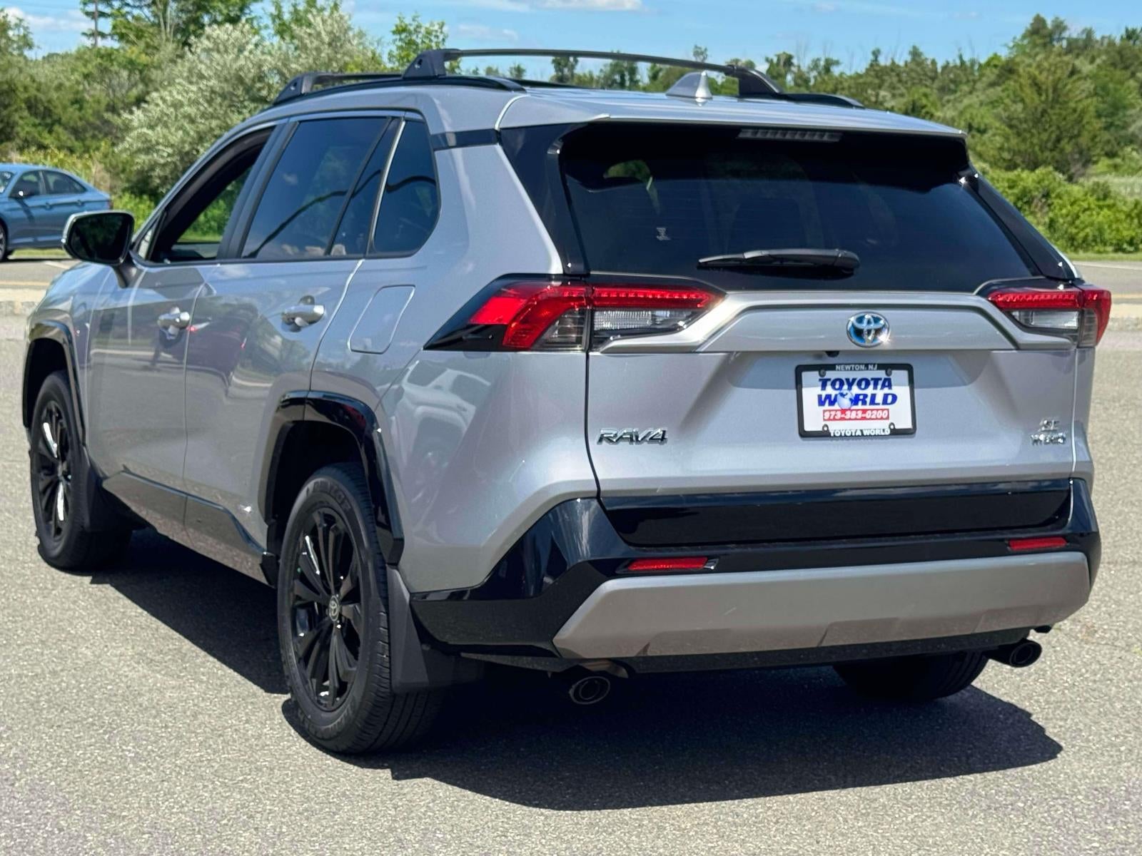 2024 Toyota RAV4 Hybrid SE AWD (Natl)