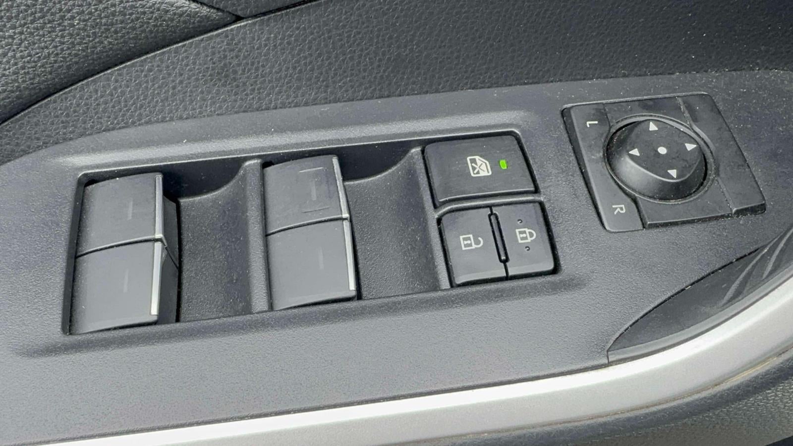 2022 Toyota RAV4 Prime SE (Natl)