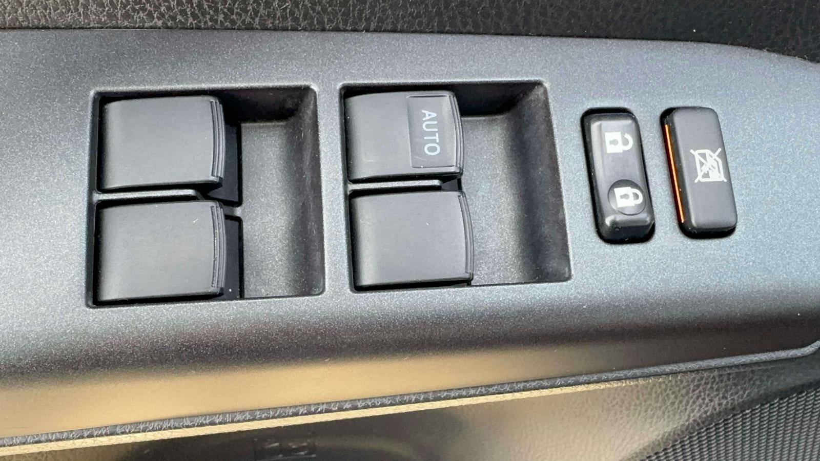 2018 Toyota RAV4 LE AWD (Natl)