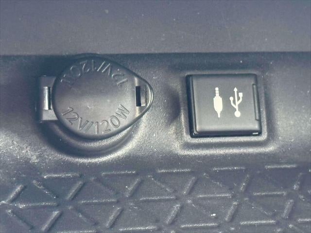 2019 Toyota RAV4 Hybrid XLE AWD (Natl)