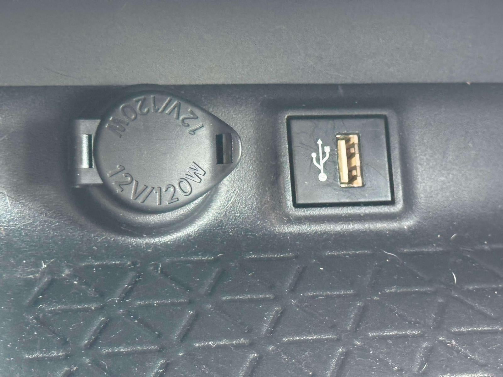 2023 Toyota RAV4 Hybrid XLE AWD (Natl)