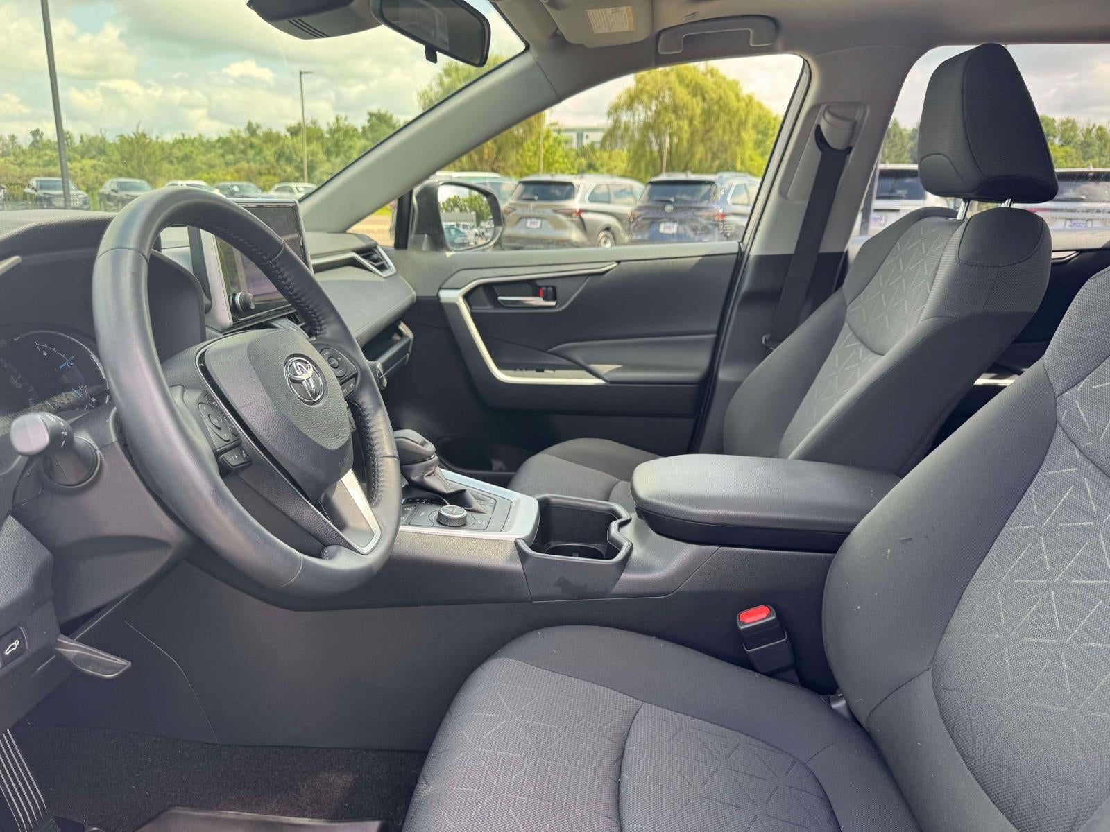 2023 Toyota RAV4 Hybrid XLE AWD (Natl)