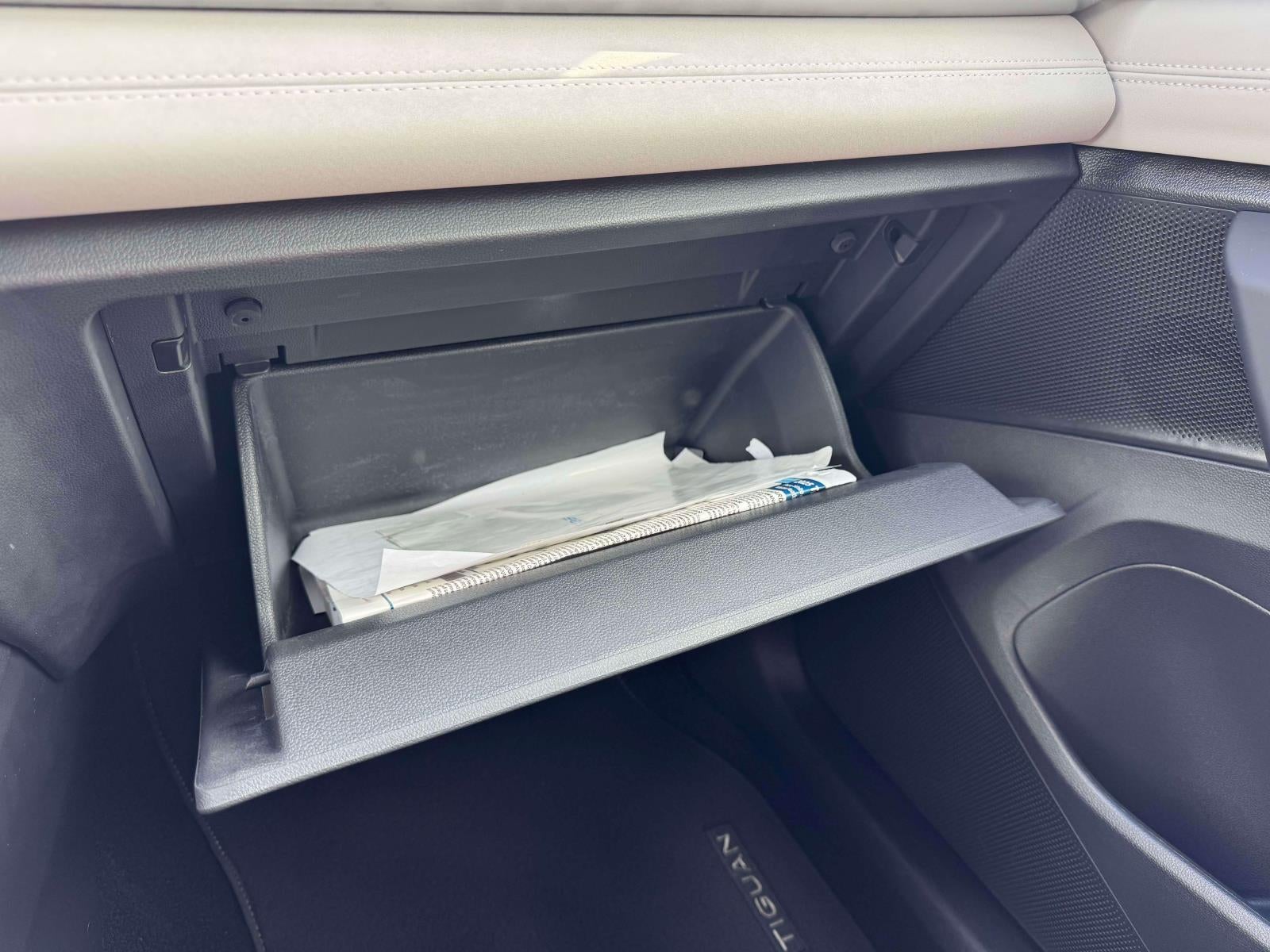 2025 Volkswagen Tiguan 2.0T SE