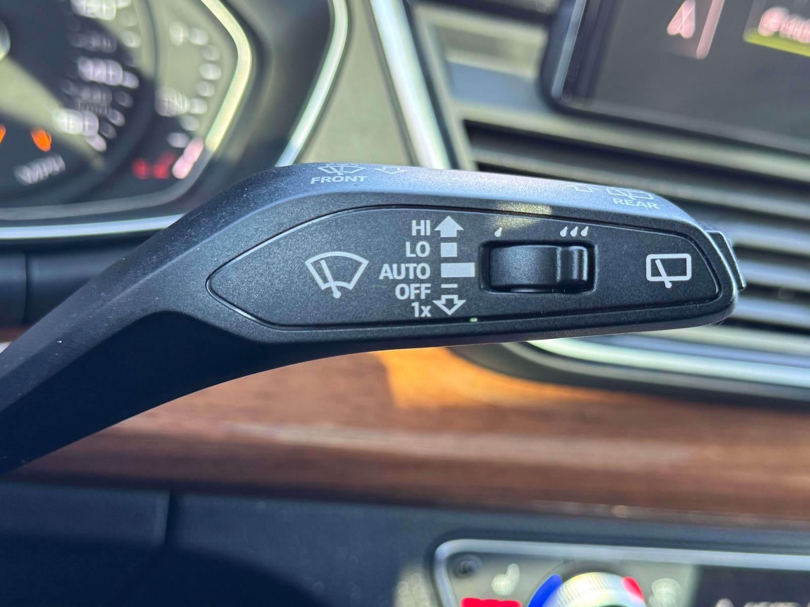 2023 Audi Q5 Premium 40 TFSI quattro