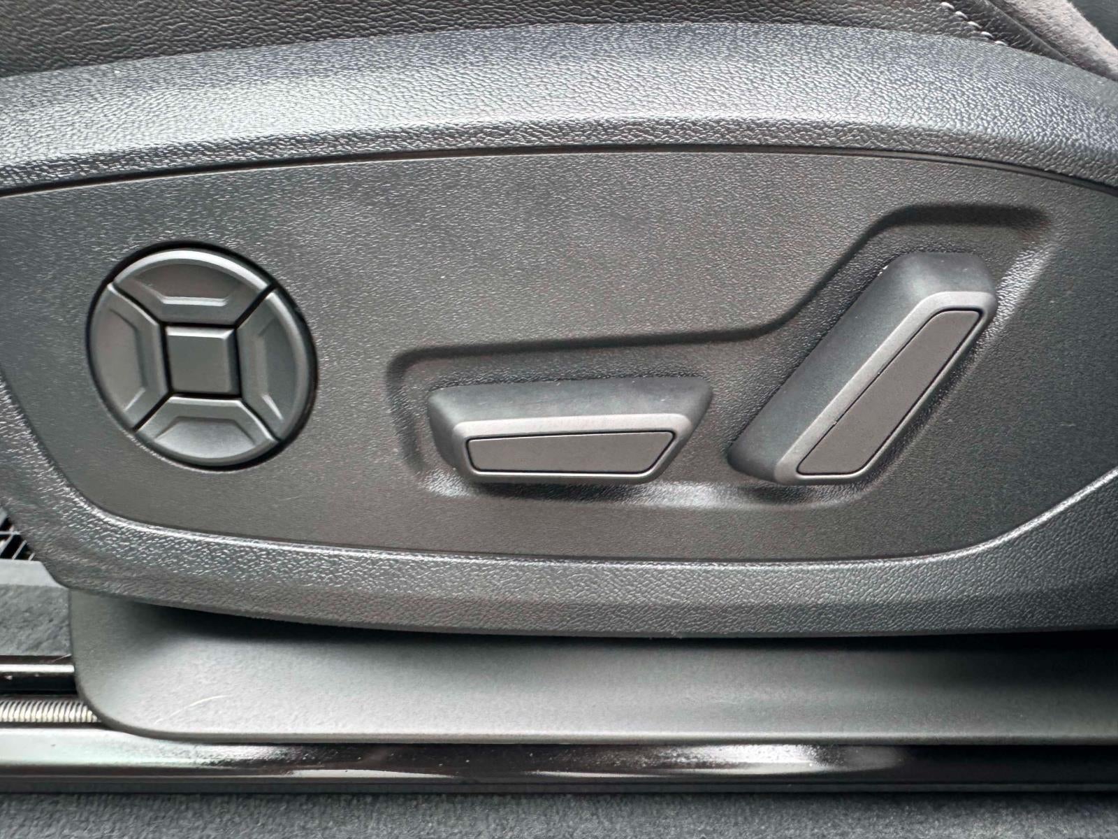 2019 Audi Q3 2.0 TFSI S line Prestige quattro