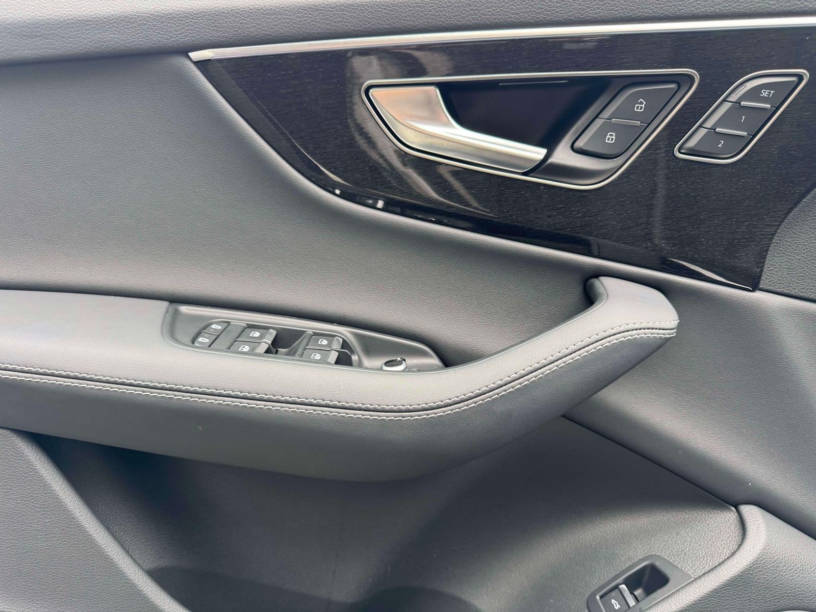 2025 Audi Q7 Premium Plus 55 TFSI quattro