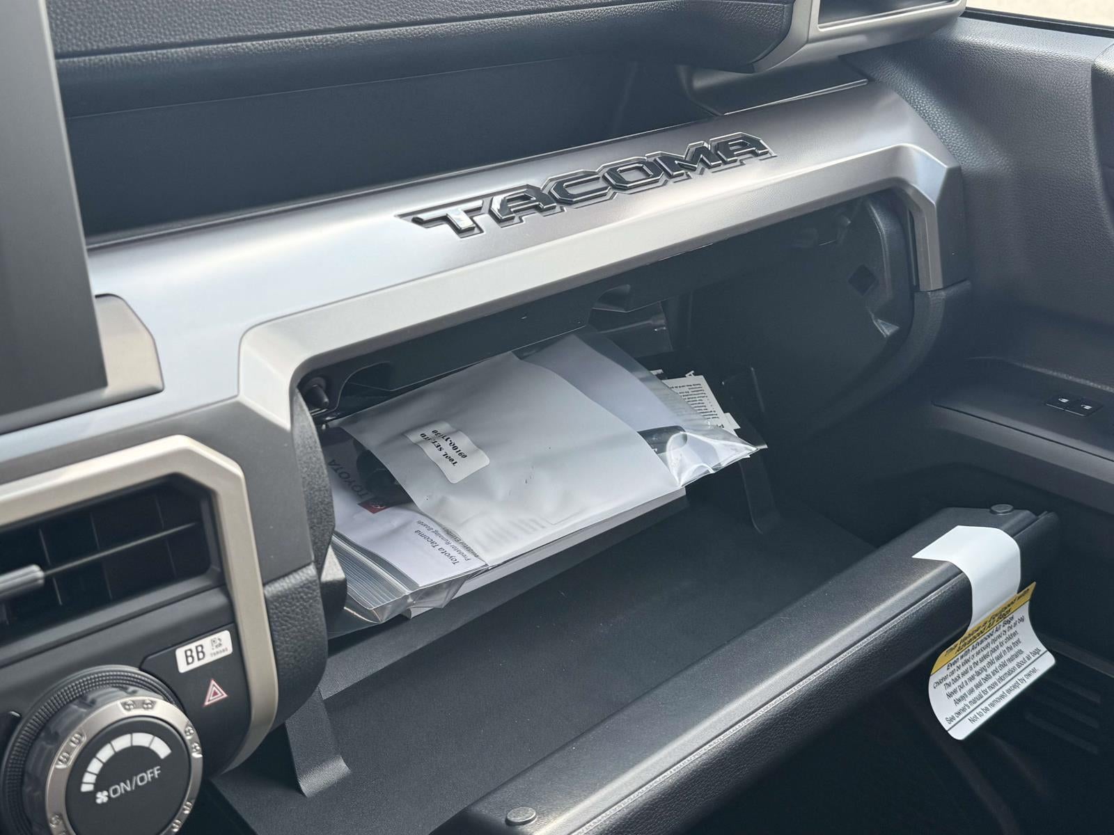 2026 Toyota Tacoma 4WD SR5 Double Cab 5' Bed AT (Natl)