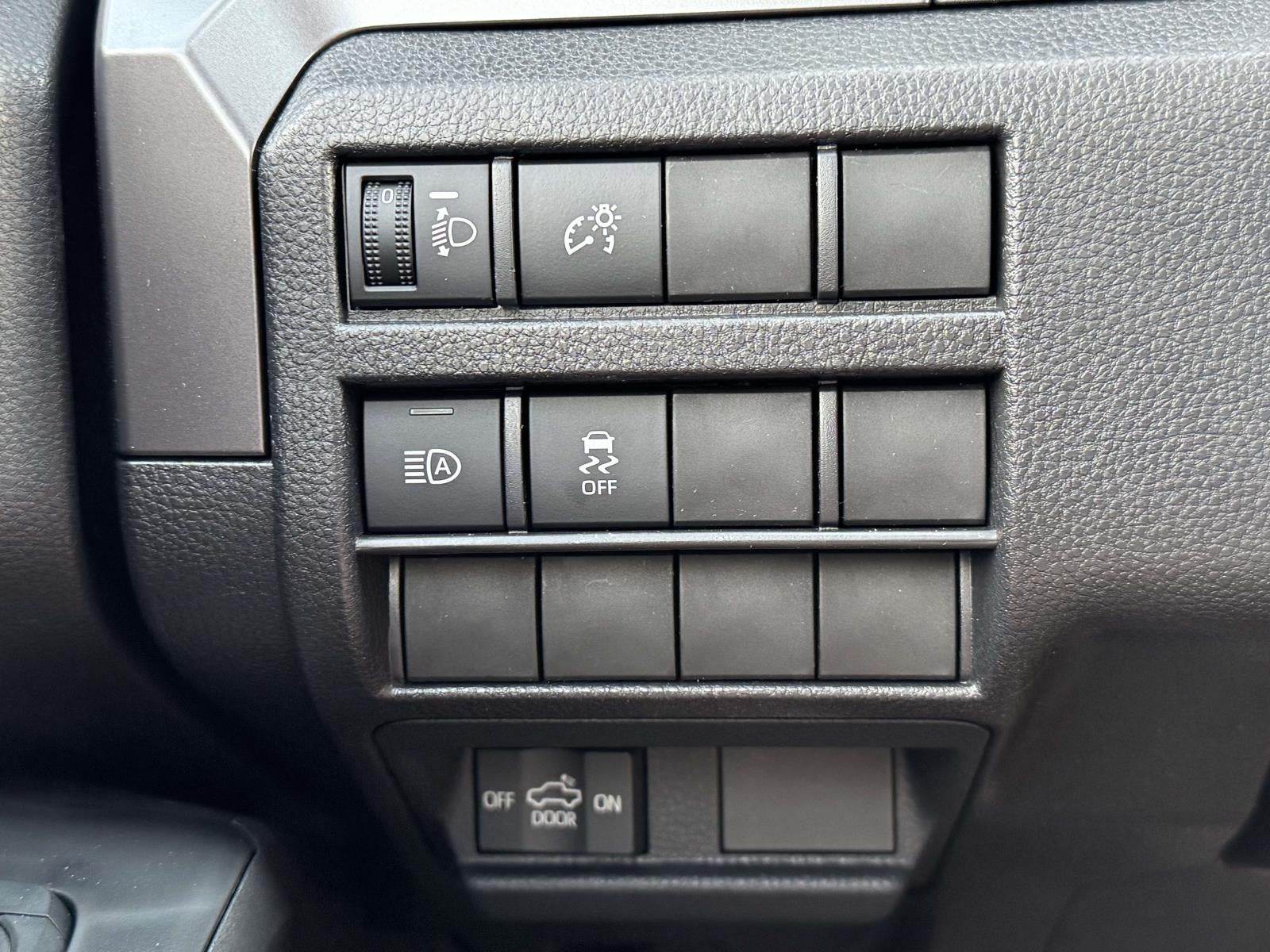 2026 Toyota Tacoma 4WD SR5 Double Cab 5' Bed AT (Natl)