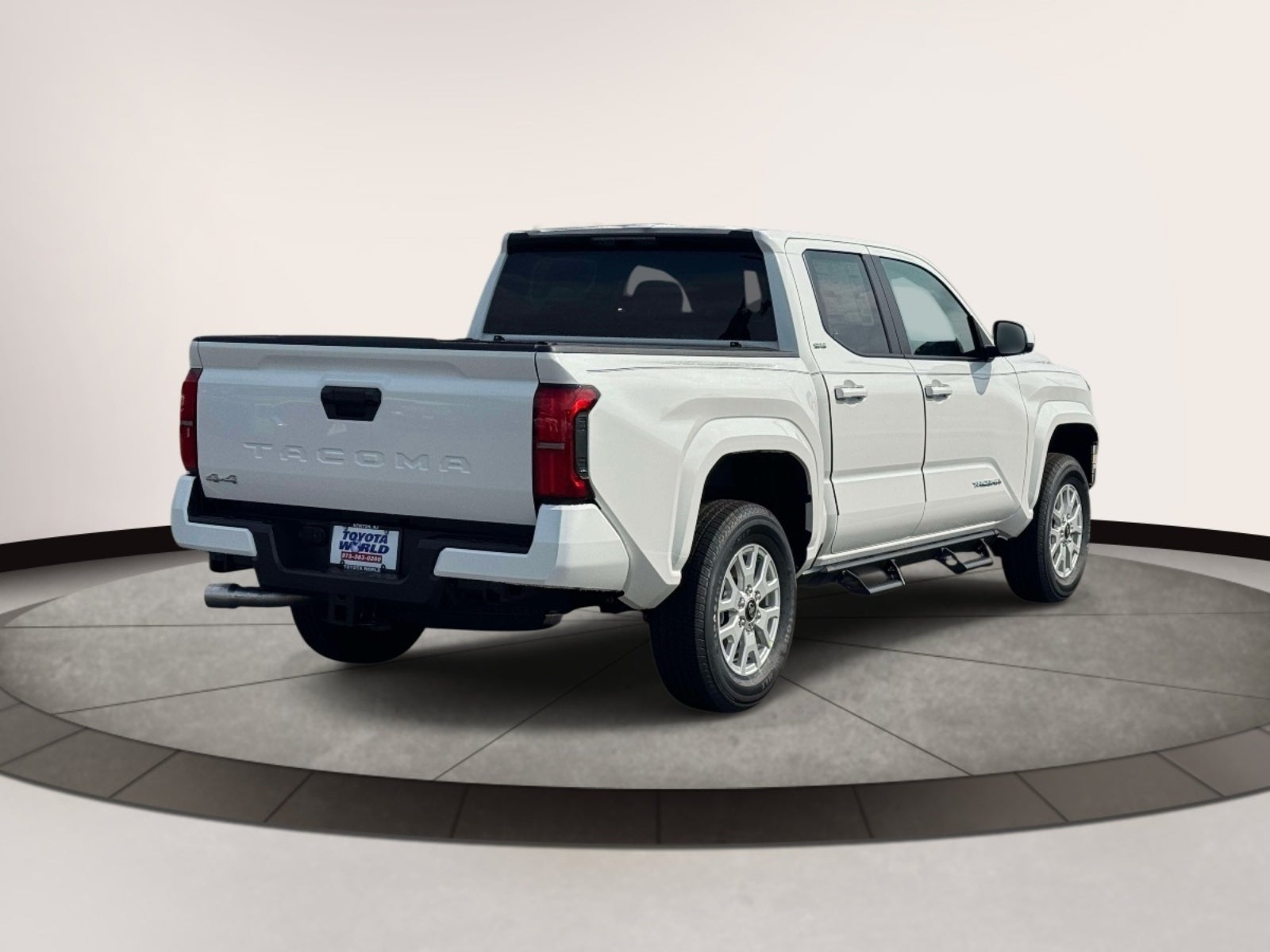 2026 Toyota Tacoma 4WD SR5 Double Cab 5' Bed AT (Natl)