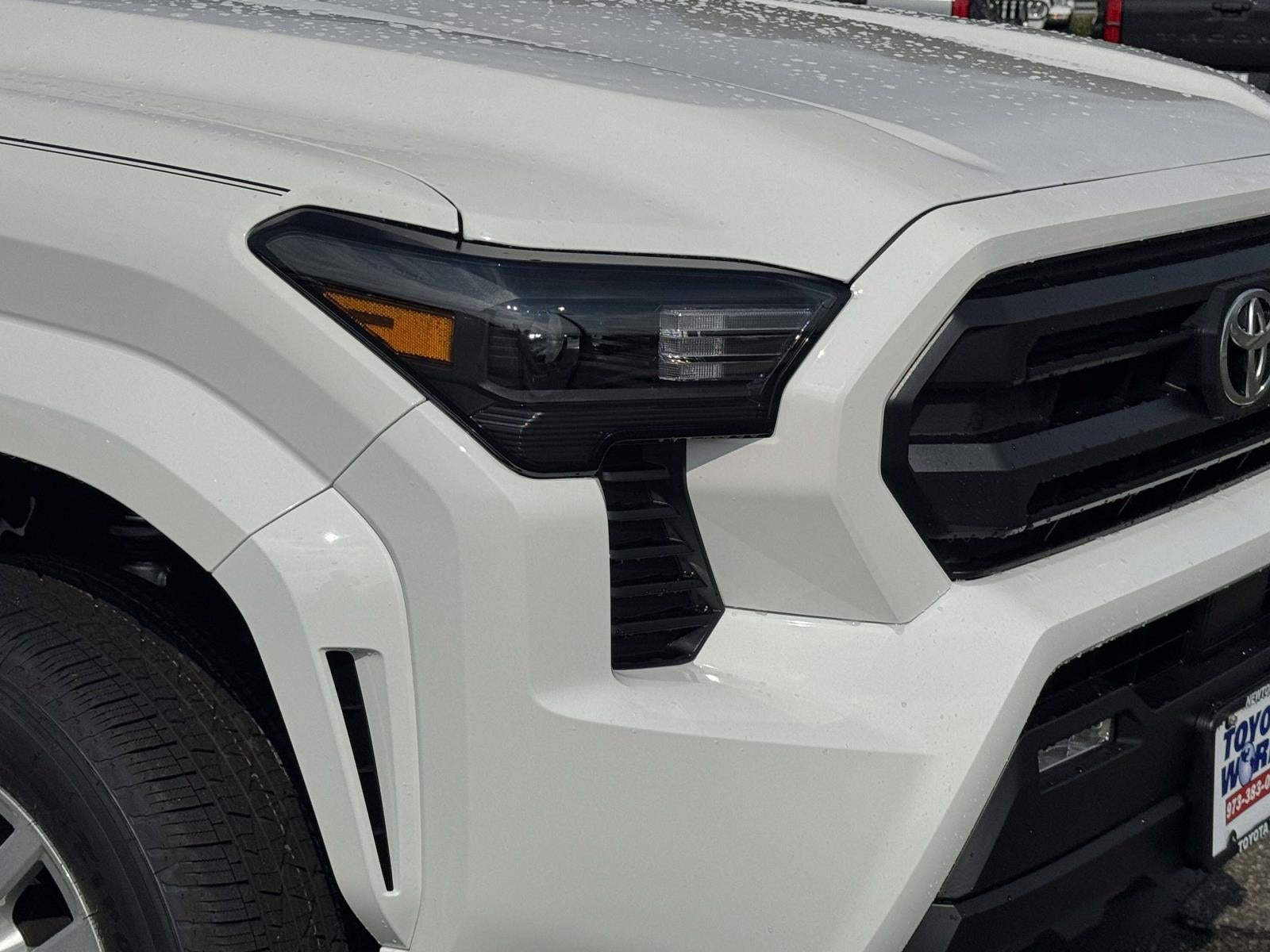2026 Toyota Tacoma 4WD SR5 Double Cab 5' Bed AT (Natl)