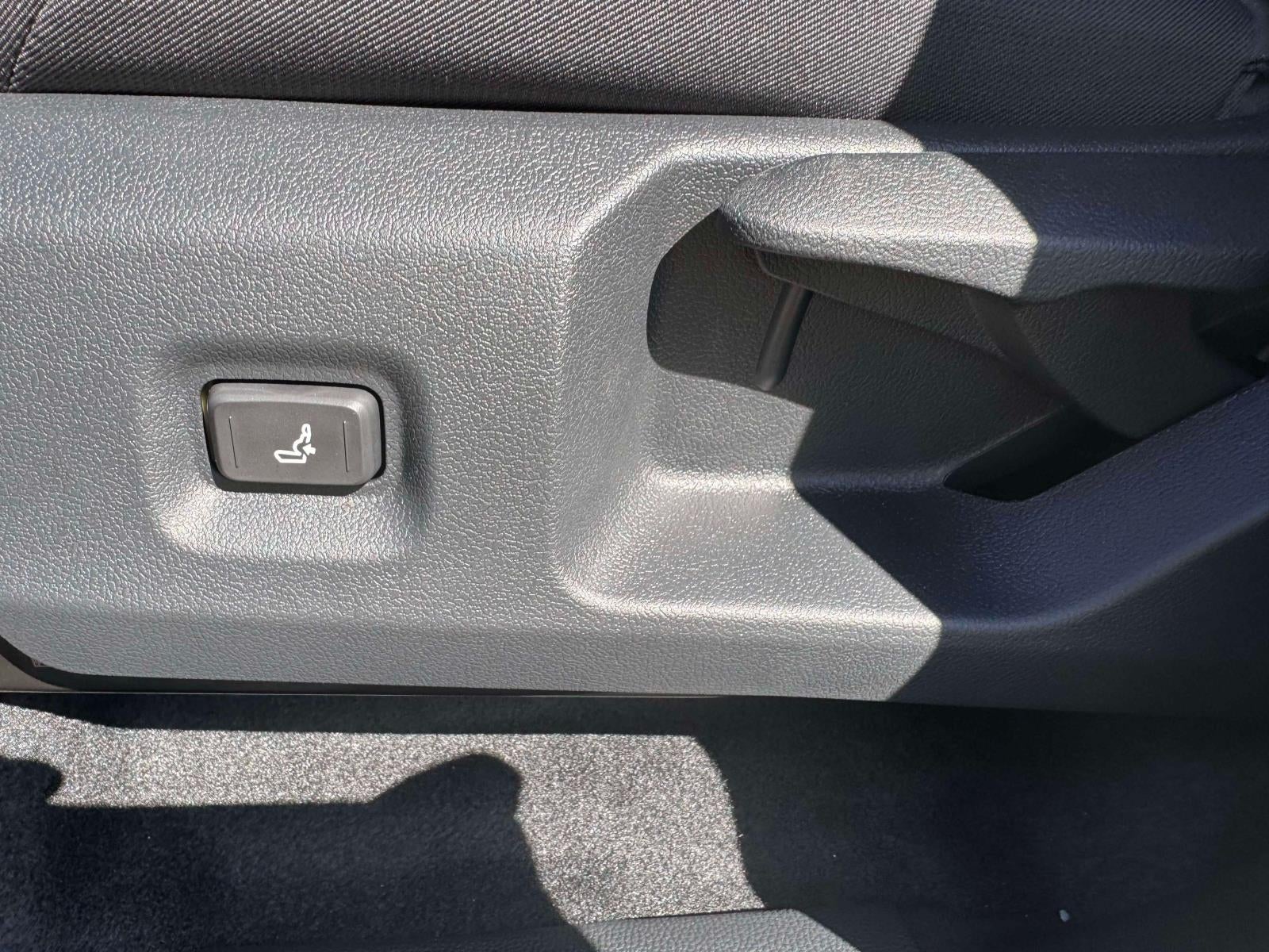 2026 Toyota Tacoma 4WD SR5 Double Cab 5' Bed AT (Natl)