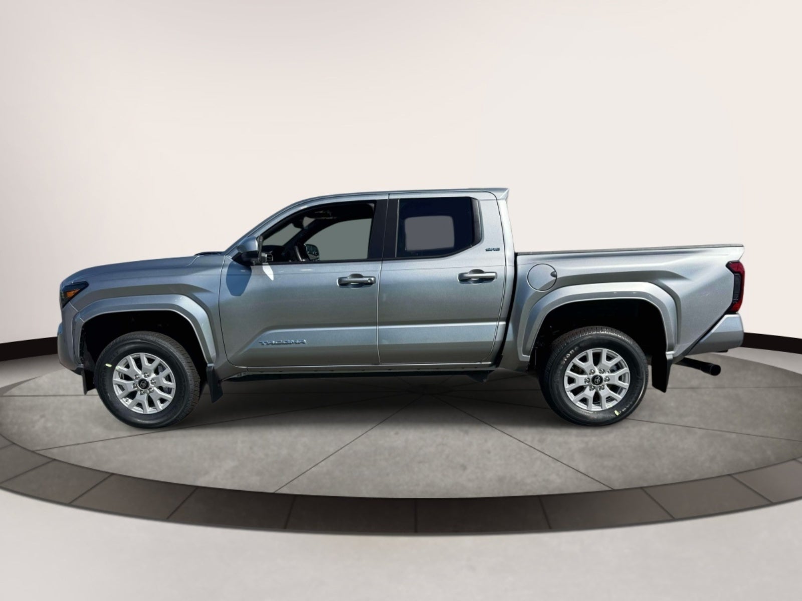 2026 Toyota Tacoma 4WD SR5 Double Cab 5' Bed AT (Natl)