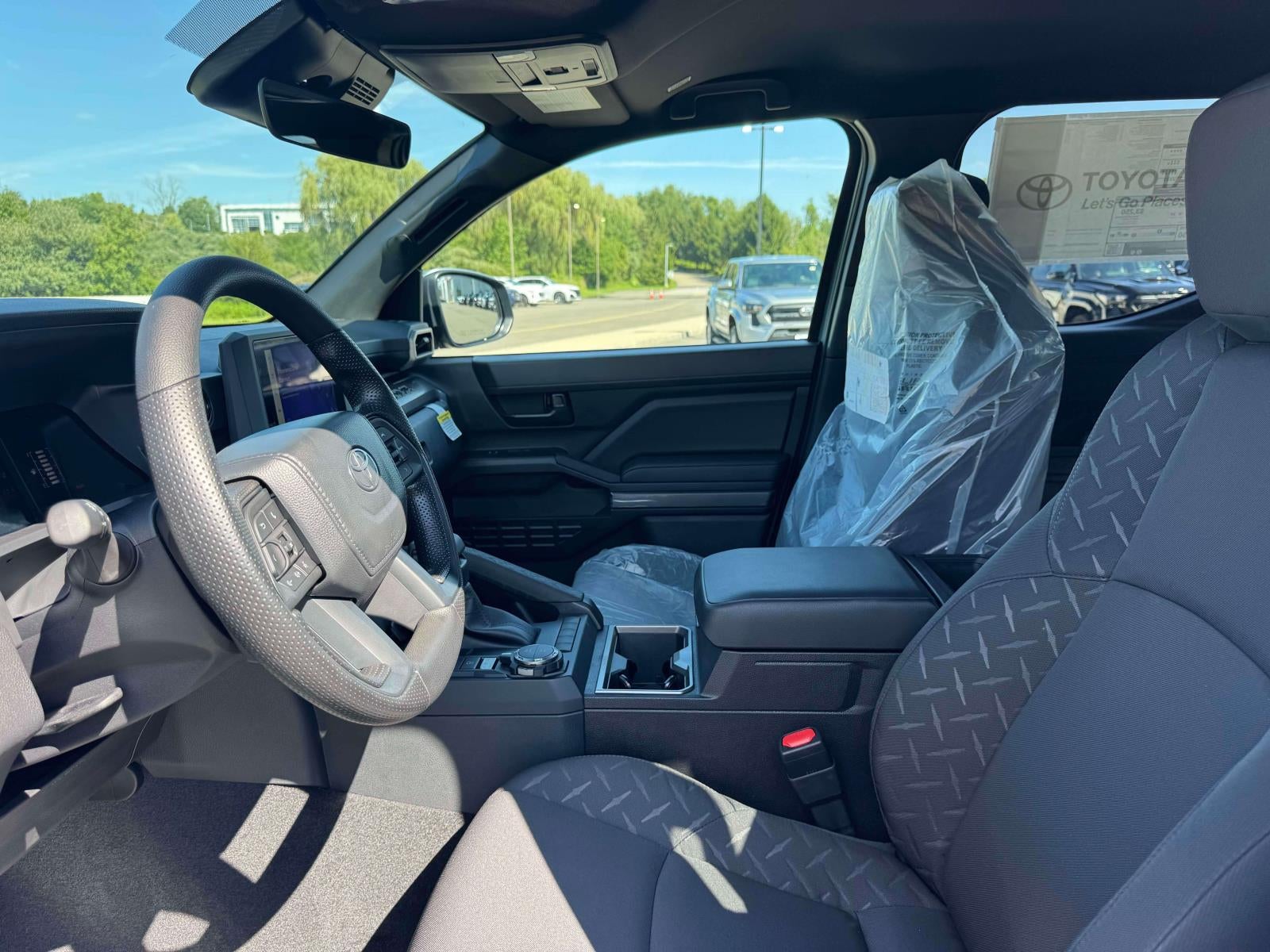 2026 Toyota Tacoma 4WD SR5 Double Cab 5' Bed AT (Natl)