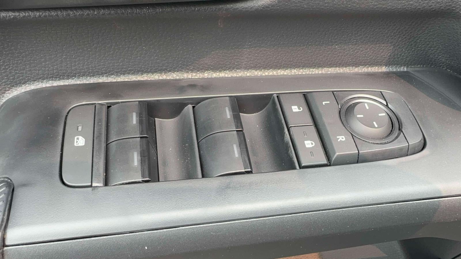 2026 Toyota Tacoma 4WD SR5 Double Cab 5' Bed AT (Natl)