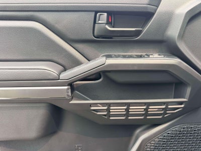 2026 Toyota Tacoma 4WD SR5 Double Cab 5' Bed AT (Natl)