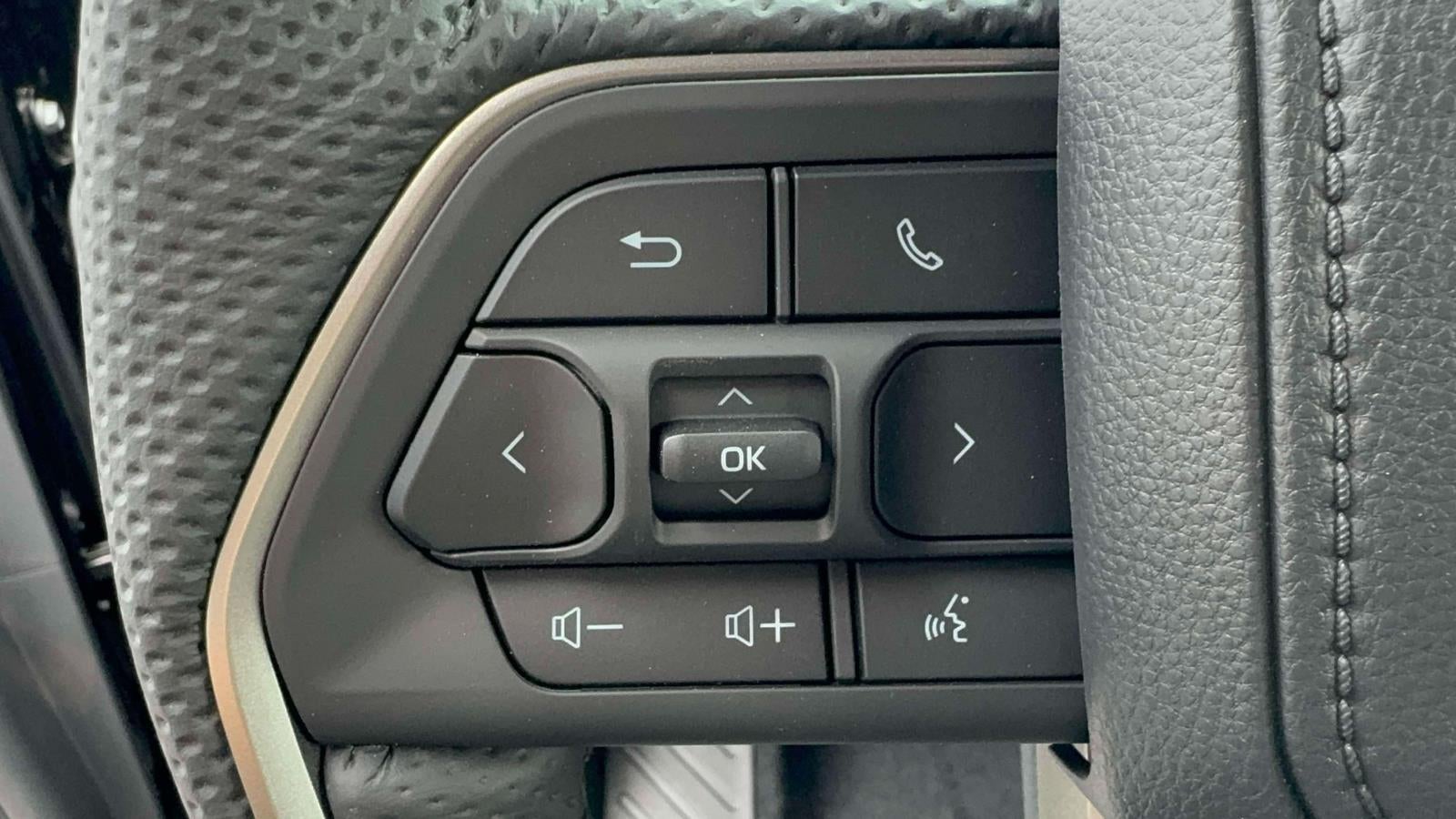 2026 Toyota Tacoma 4WD SR5 Double Cab 5' Bed AT (Natl)
