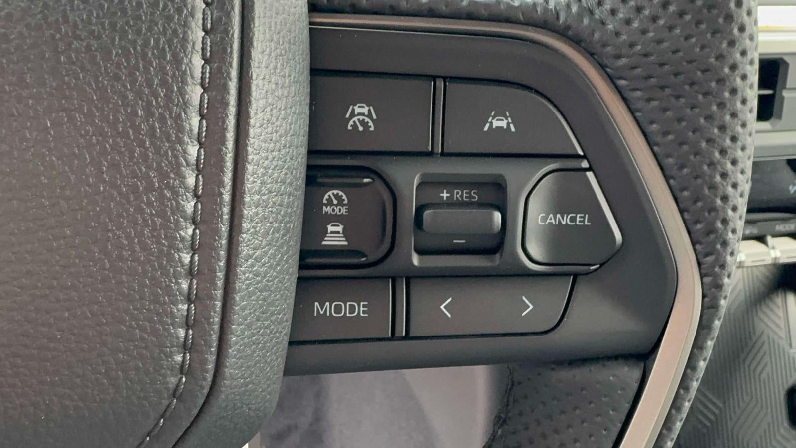 2026 Toyota Tacoma 4WD SR5 Double Cab 5' Bed AT (Natl)