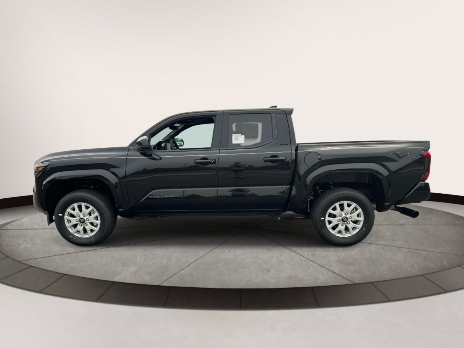 2026 Toyota Tacoma 4WD SR5 Double Cab 5' Bed AT (Natl)