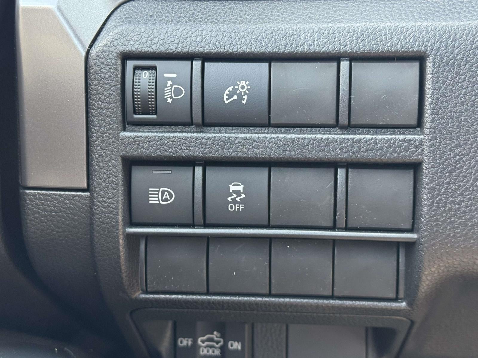 2026 Toyota Tacoma 4WD SR5 Double Cab 5' Bed AT (Natl)