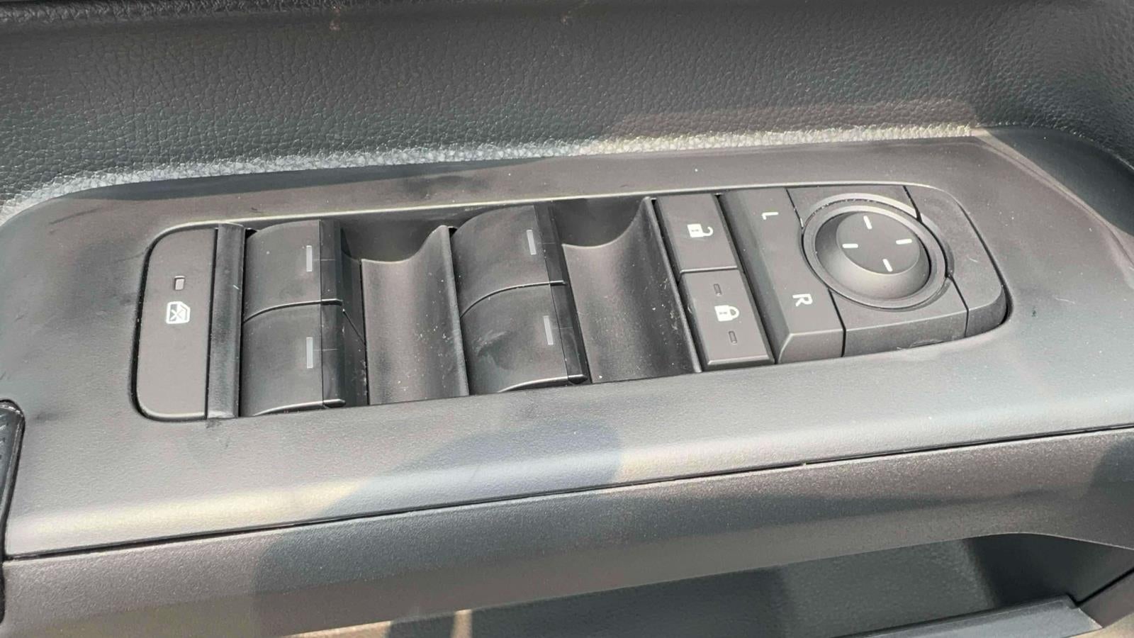 2026 Toyota Tacoma 4WD SR5 Double Cab 5' Bed AT (Natl)