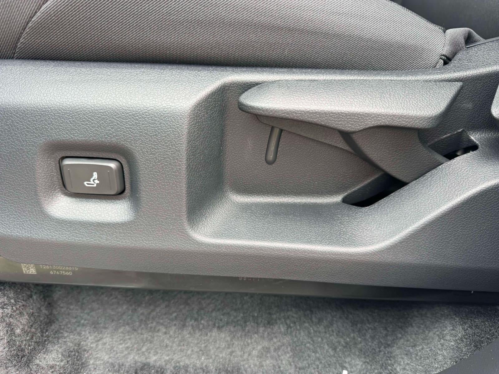 2026 Toyota Tacoma 4WD SR5 Double Cab 5' Bed AT (Natl)