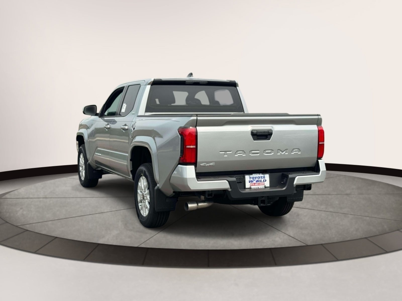 2026 Toyota Tacoma 4WD SR5 Double Cab 5' Bed AT (Natl)