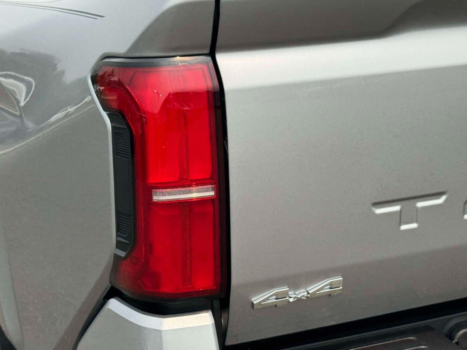 2026 Toyota Tacoma 4WD SR5 Double Cab 5' Bed AT (Natl)