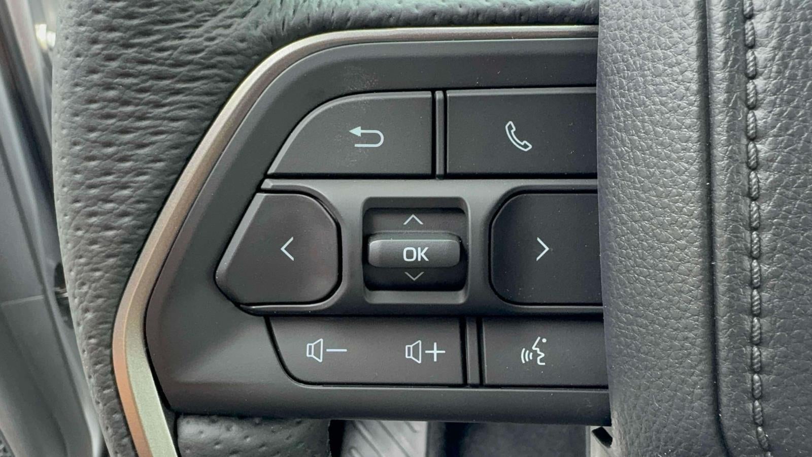 2026 Toyota Tacoma 4WD TRD Sport Double Cab 5' Bed AT (Natl)