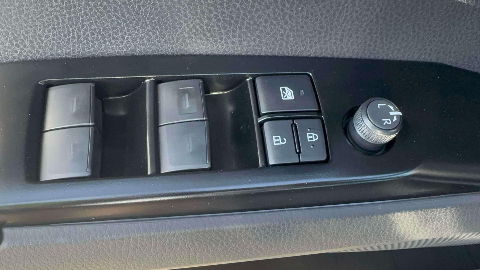 2026 Toyota Camry SE (Natl)