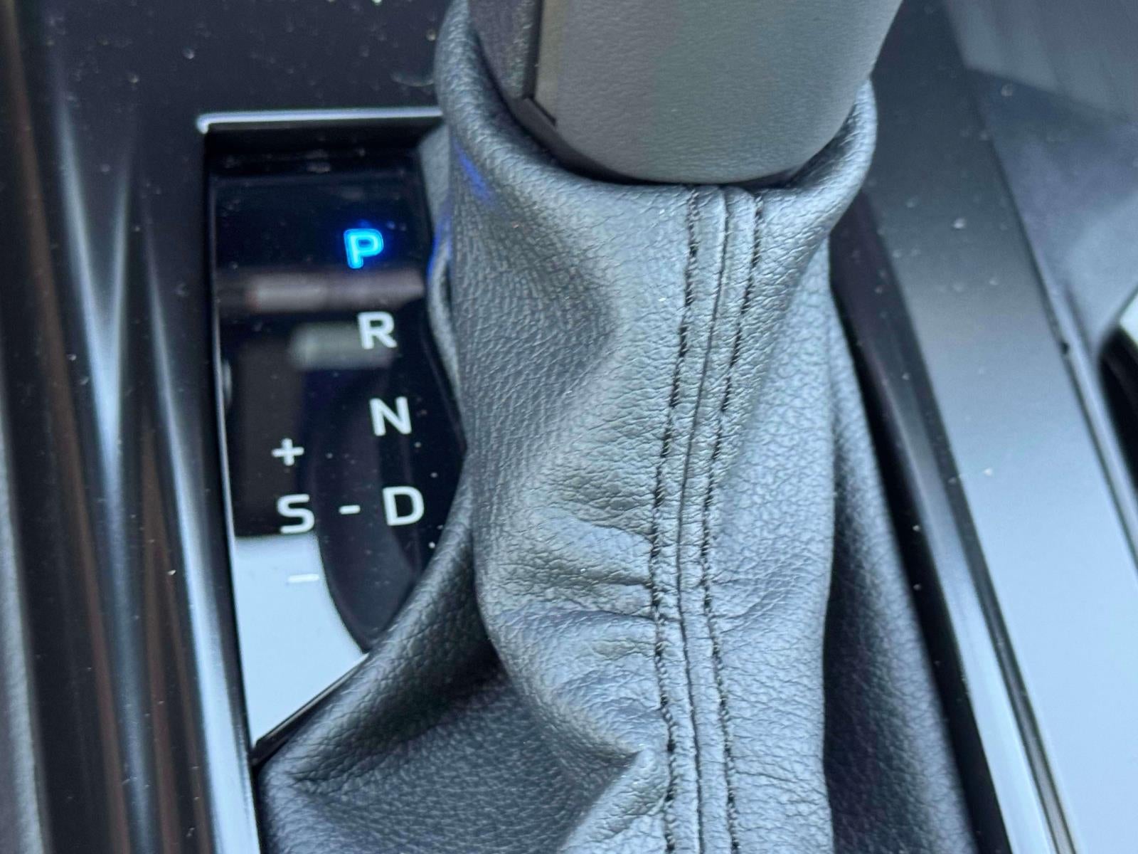 2026 Toyota Camry SE (Natl)