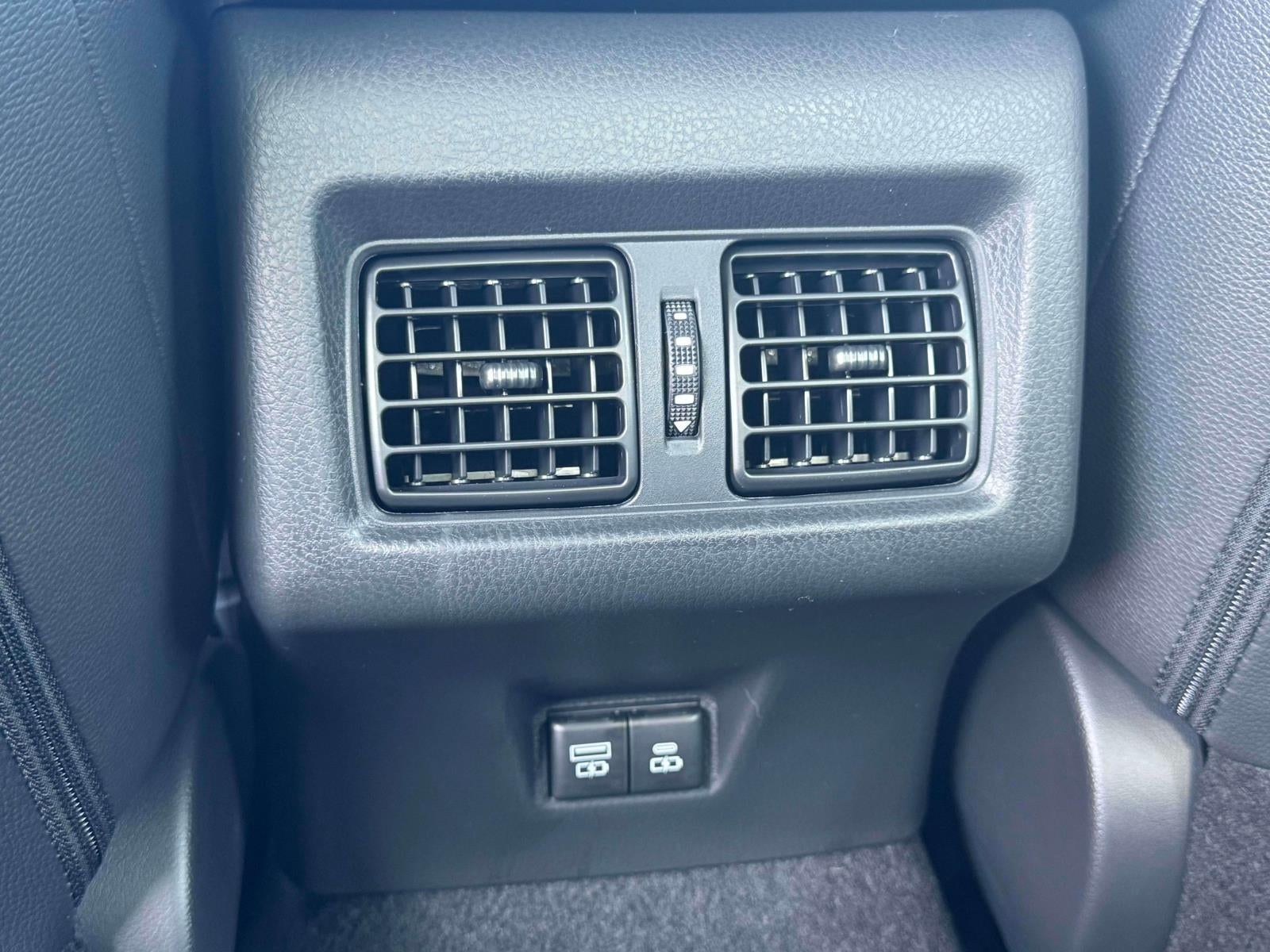 2026 Toyota Camry SE (Natl)