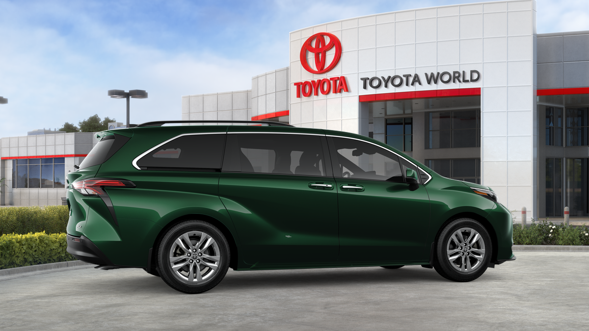 2025 Toyota Sienna XLE