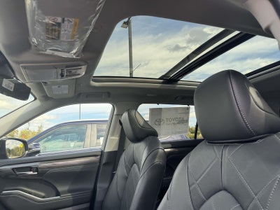 2025 Toyota Highlander Platinum