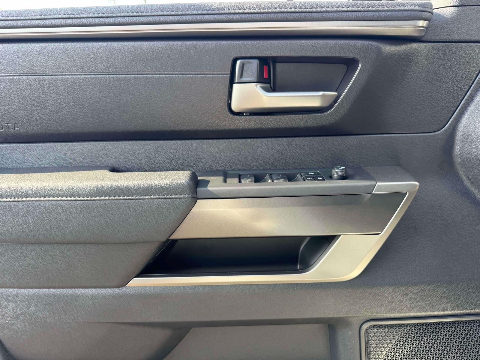 2026 Toyota Tundra 4WD SR CrewMax 5.5' Bed (Natl)