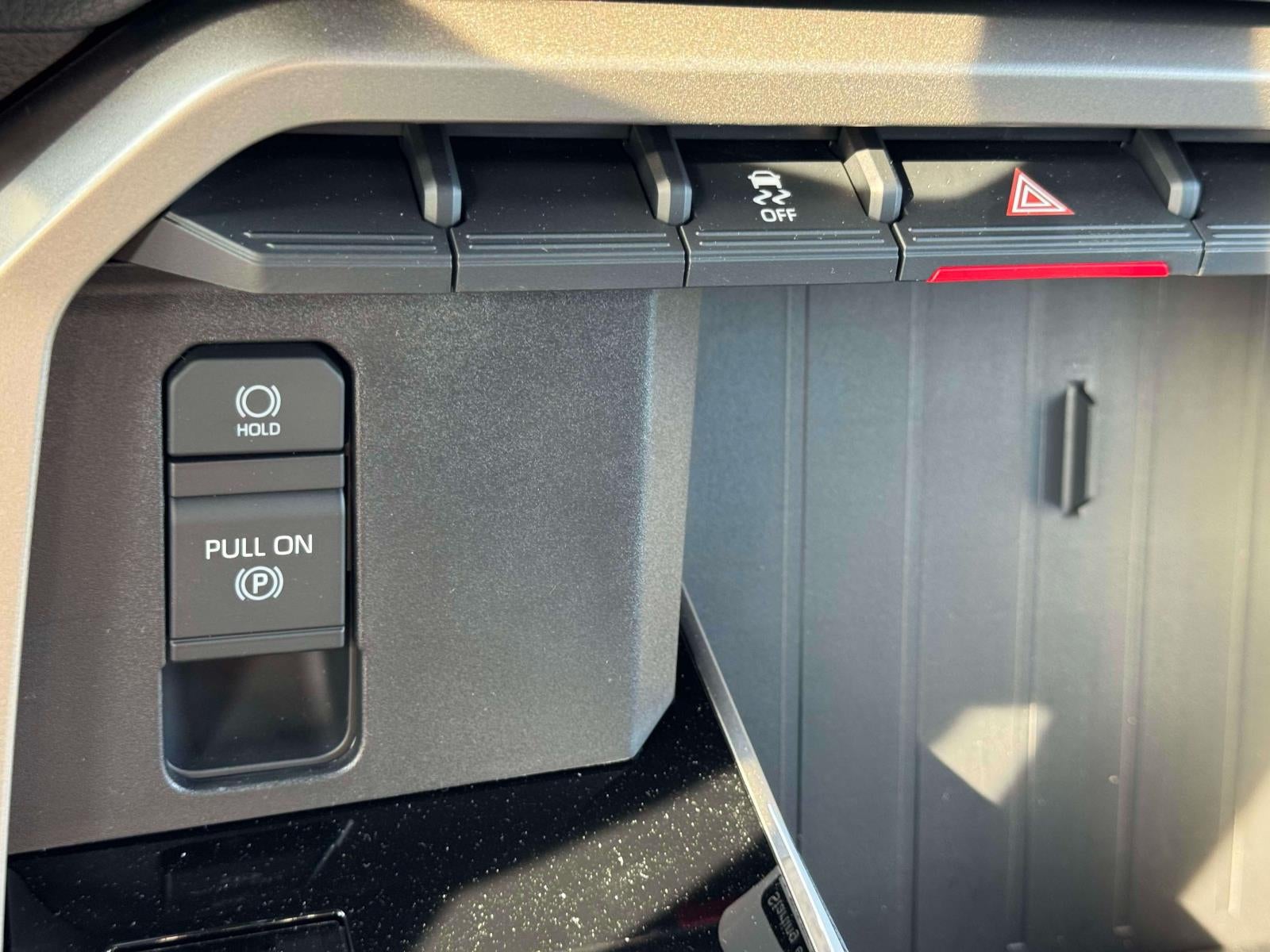 2026 Toyota Tundra 4WD SR CrewMax 5.5' Bed (Natl)
