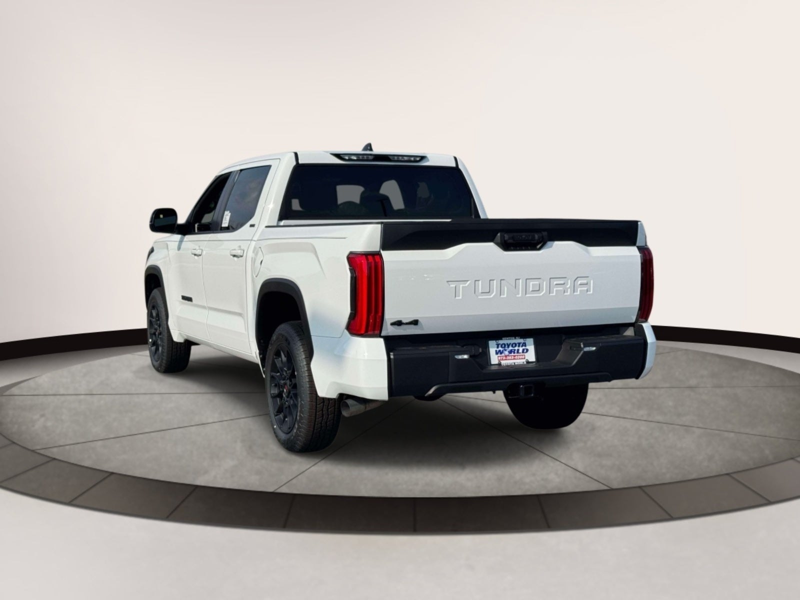 2026 Toyota Tundra 4WD SR CrewMax 5.5' Bed (Natl)