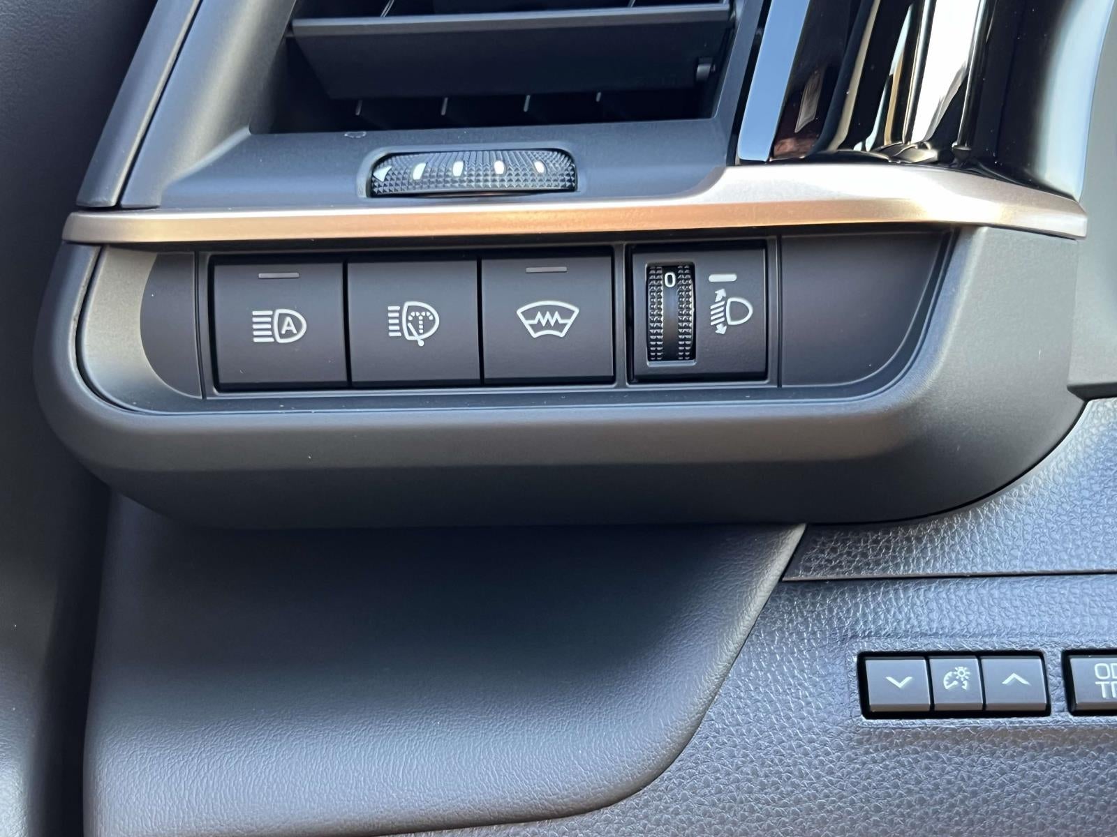 2025 Toyota Crown Signia XLE