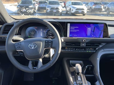 2025 Toyota Crown Signia XLE