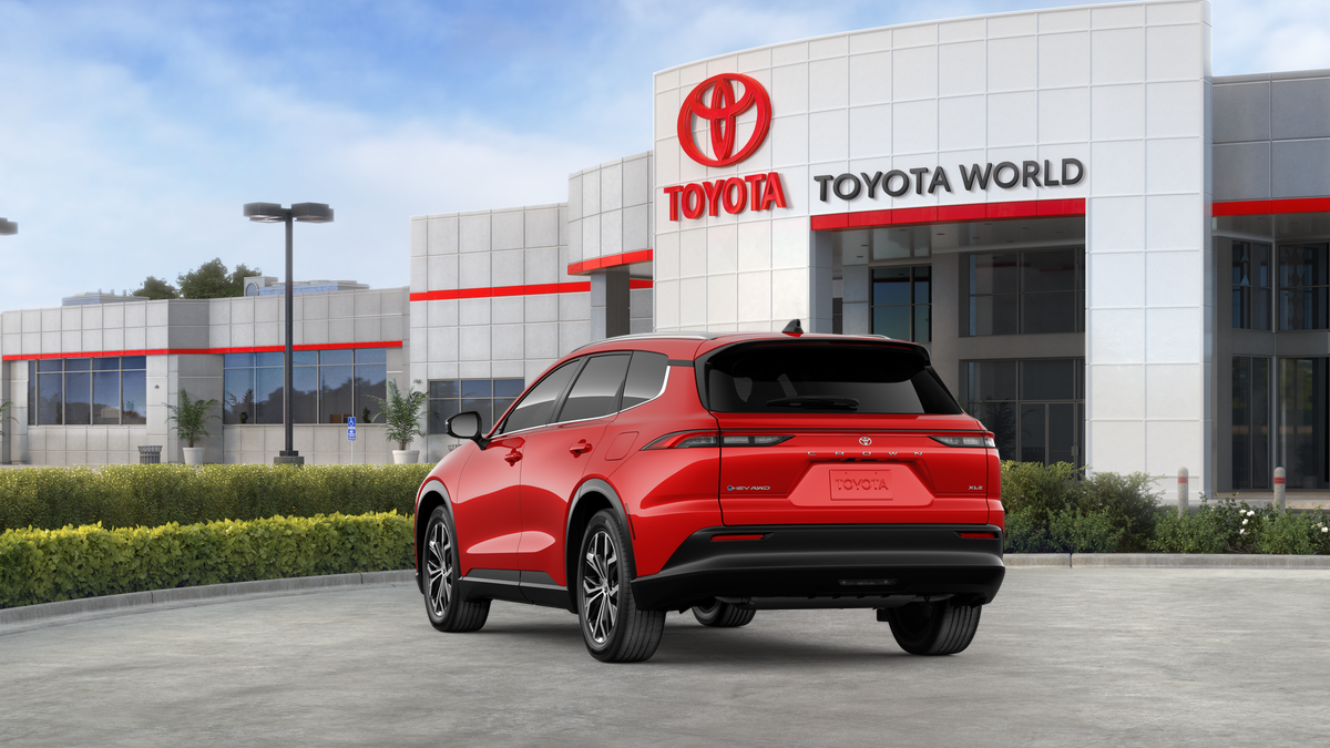 2025 Toyota Crown Signia XLE